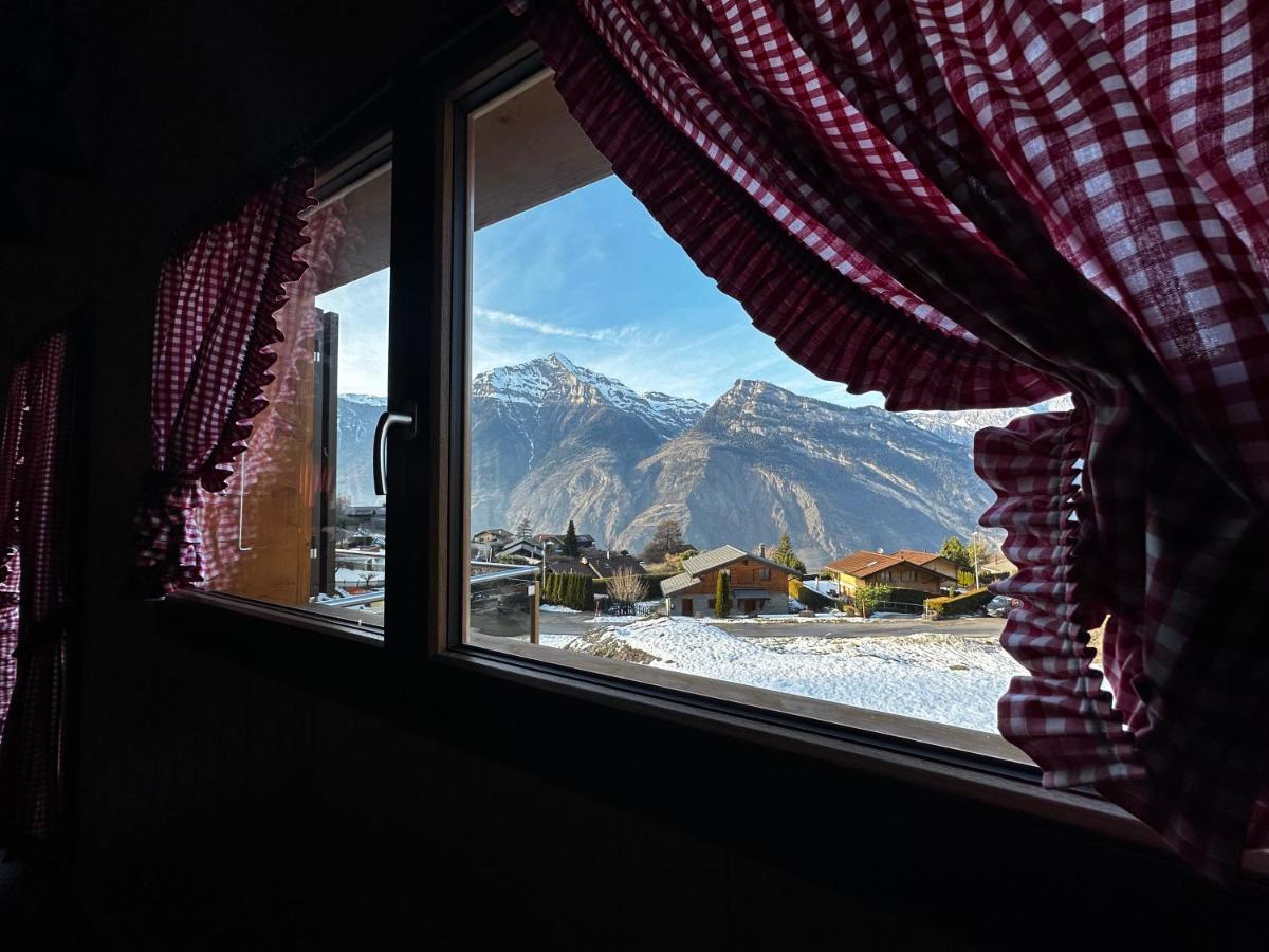 Chambres D'Hotes Les Louettes A Sapinhaut Canton Du Valais Saxon Exterior foto